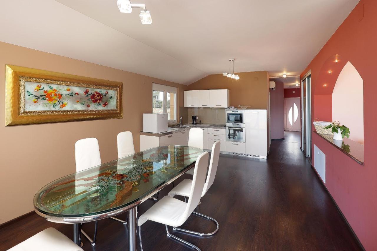 Moro Vrbnik Apartment Екстериор снимка