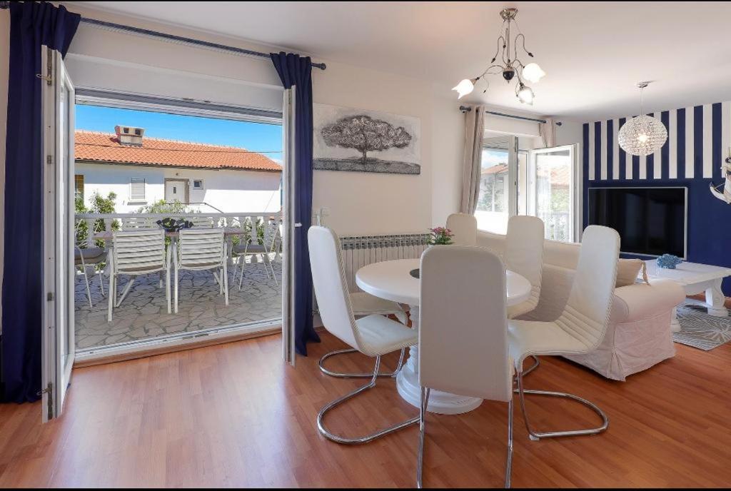 Moro Vrbnik Apartment Стая снимка